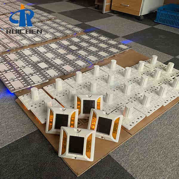 Bidirectional Solar Stud Motorway Lights For Pedestrian Crossing In China